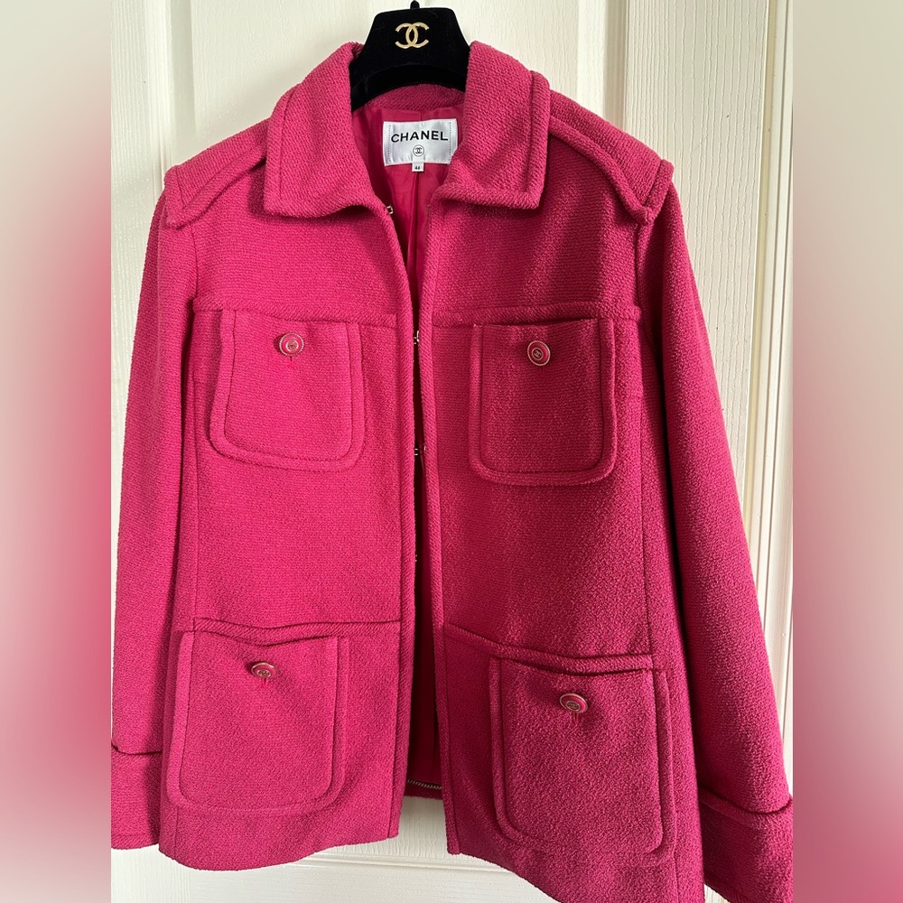 Chanel Unique Tweed Raspberry Color Jacket With F… - image 4